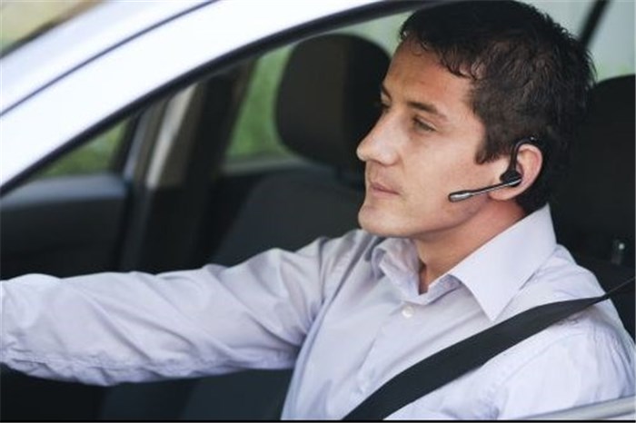 پژوهش فورد درباره استفاده از هدفون حین رانندگی