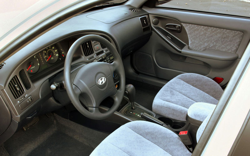 داخل کابین هیوندای آوانته XD مدل 1384 تا 1391 Hyundai Elantra Avante